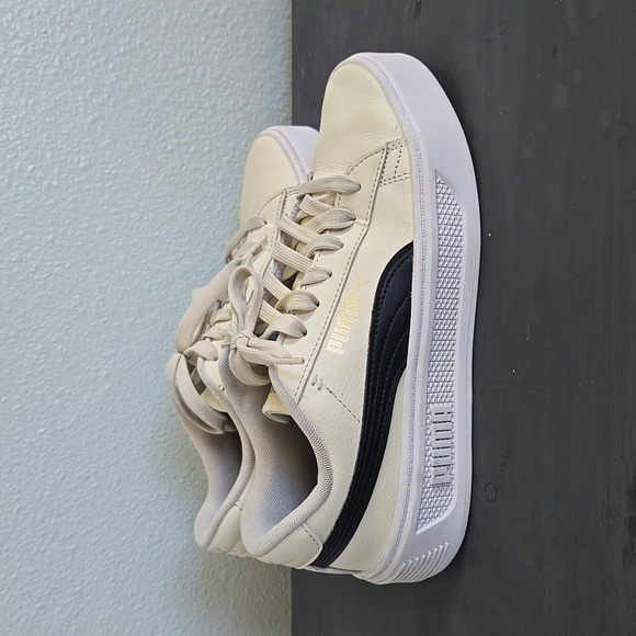 Women's Puma Smash Platform v3 Sneakers Size 8 - Picture 2 of 7